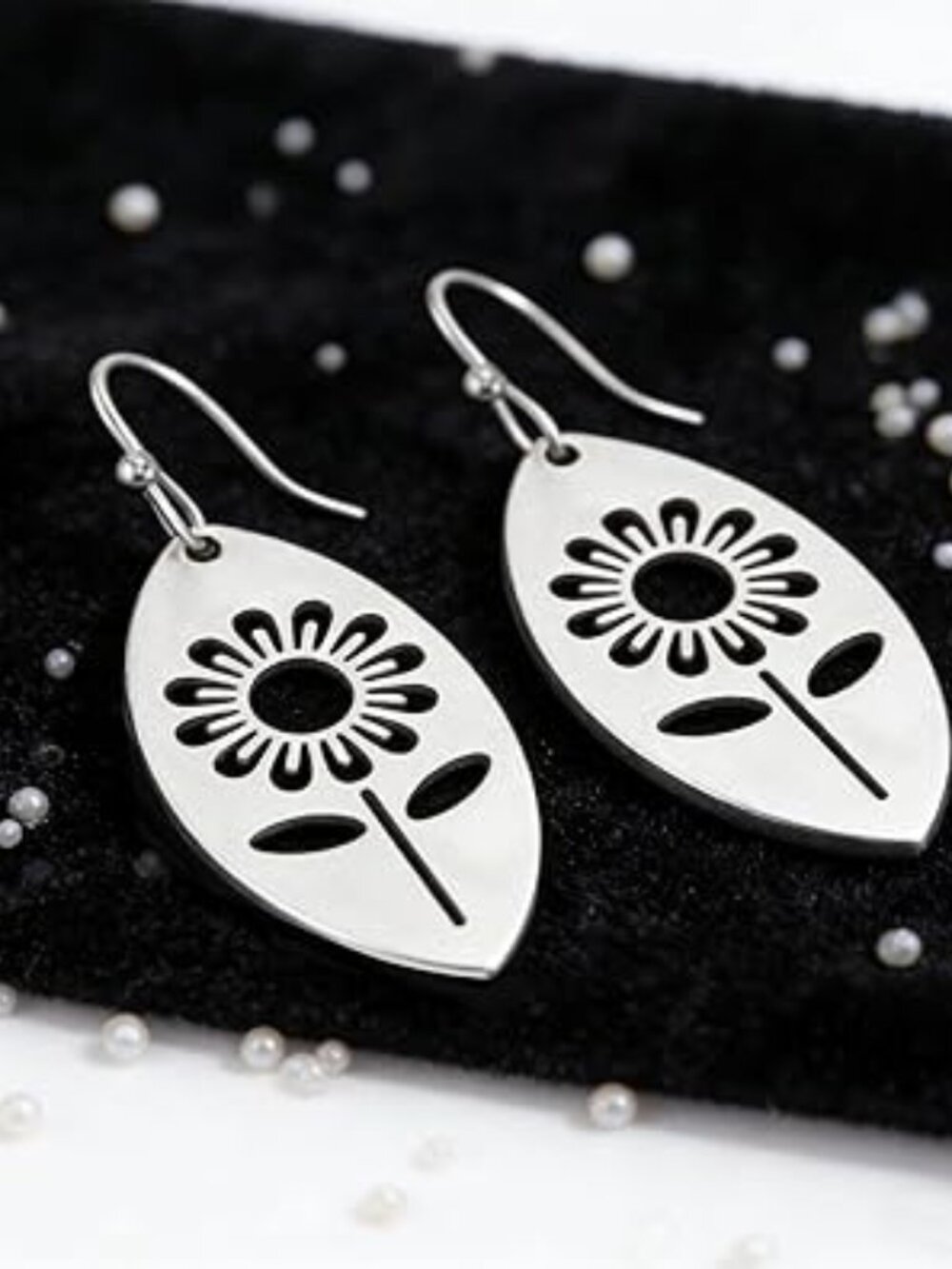 Sunflower Earrings Lightweight Silver Tone Dangle‎ Boho Retro 60s 70s Look